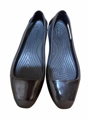 Crocs Sienna Black Shiny Patent Toe Rubber Flats Size 6 thumbnail 1