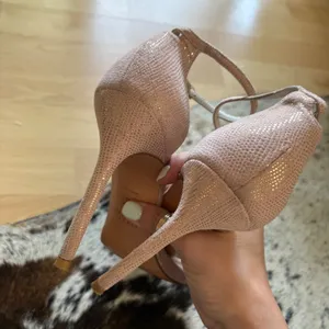 Stuart Weitzman The Nudist Sandals Heels size 7.5‎ thumbnail 6