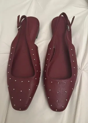 Katy Perry Maroon flats thumbnail 1