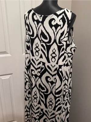 NWT Chico’s Black White Abstract Print Sleeveless Maxi Dress Size 4 thumbnail 2