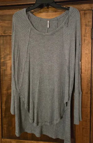 O Free People Waffle Knit Long Sleeve Scoop Neck Top in Heather Gray NWT Medium thumbnail 1