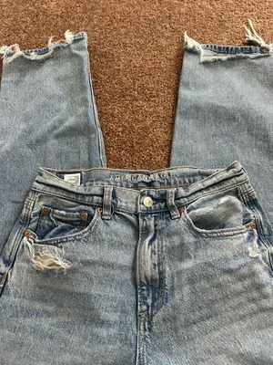 American Eagle Jeans Distressed High-Rise thumbnail 4