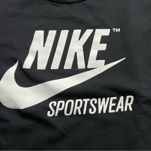 Nike Sportswear Black Crewneck Sweatshirt Size Small thumbnail 2