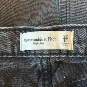 Abercrombie & Fitch Black Denim Knee Length Skirt Front Slit High Rise 32W 14 thumbnail 4