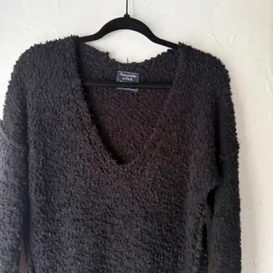 Abercrombie Fitch Popcorn V Neck Long Sleeve Sweater Black Women's Medium Preppy thumbnail 2