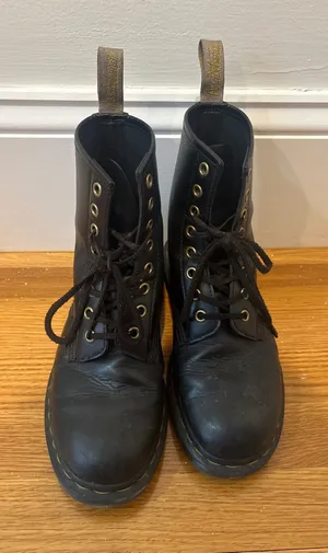 Dr Martens Black Leather Lace Up Combat Boots‎ Womens Size 7 US thumbnail 1