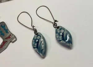 Lot Of 2 Costume Pierced Earrings Mix Dangle Mix - 1 Handmade 1 Cowboy Boots thumbnail 3