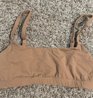 SKIMS Tan Seamless Bralette - Lightweight Stretch Crop thumbnail 1