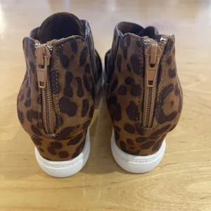 Natural Reflections Leopard Print Slip On‎ Wedge Sneakers Women Size 7.5M thumbnail 5