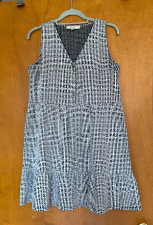 Loft Knee-Length Dress Black and white Sleeveless M thumbnail 1
