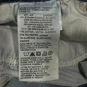 Levi's Signature Women's Curvy Bootcut Jeans Dark‎ Wash Blue Size 14 thumbnail 5