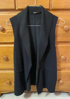 Black Sleeveless Vest Size M thumbnail 1