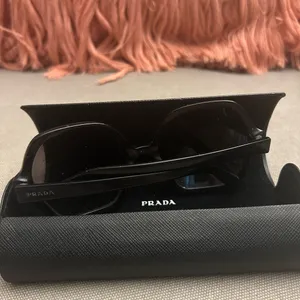 PRADA SUN GLASSES w/case thumbnail 3