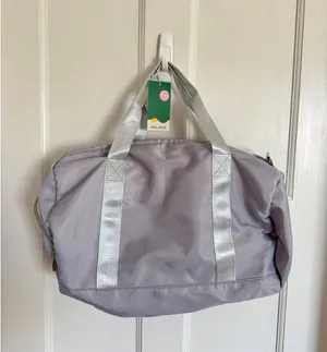 NWT‎ Halara silver gray gym bag thumbnail 1