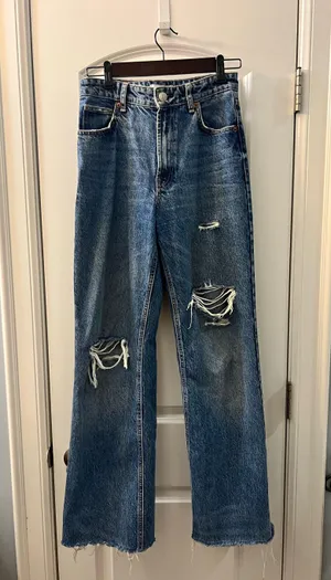 ZARA Distressed Straight Jeans High-Rise Leg thumbnail 2