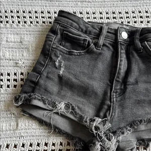 Tilly's RSQ Dark Gray Distressed Jean Shorts thumbnail 4