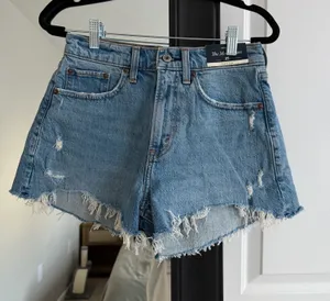 Abercrombie Mom Jean Shorts High-Rise thumbnail 1