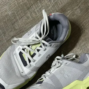 On Running Cloudgo Frost Hay Athletic Running Shoes Sneakers thumbnail 2