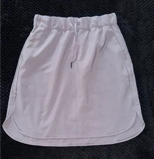 Lululemon Womens On‎ The Fly Skirt Purple Travel Commute Curved Hem Sz 6 thumbnail 1