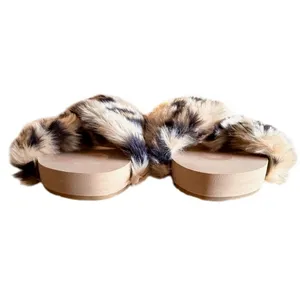 TOMS Faux Fur Leopard Slides Women’s Size 7 Slip-On Cozy Fuzzy Sandals thumbnail 7