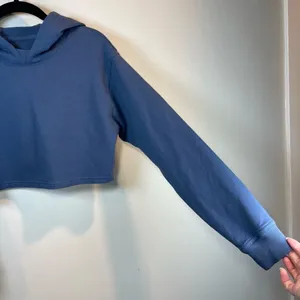 Lululemon All Yours Cropped Hoodie Shirt Ink Blue Pullover Stretch Logo Sporty 4 thumbnail 5