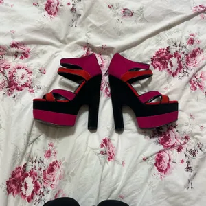 DV by Dolce Vita NIB DV8 by Dolce Vita Color Block Platforms thumbnail 2
