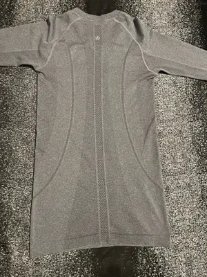 Womens sz4 lululemon Swiftly Tech Long Sleeve crew neck shirt-gray. thumbnail 12