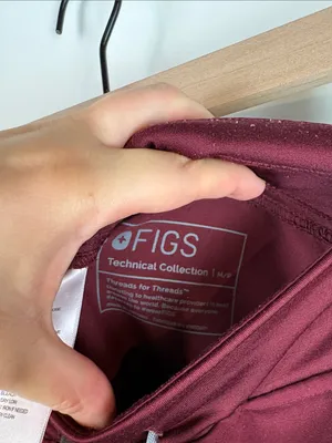 Figs Zamora Jogger Scrub Pants Burgundy Women’s Size Medium Petite Technical thumbnail 4