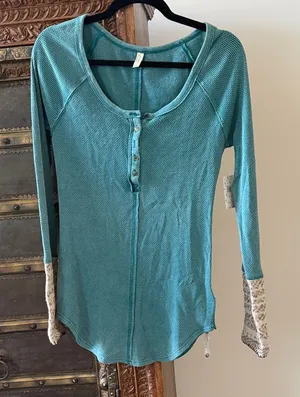 Free people thermal cuff NWT thumbnail 1
