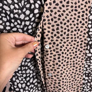 Umgee USA Medium‎ Tan Black Animal Print Button Down Chiffon Short Sleeve Blouse thumbnail 5