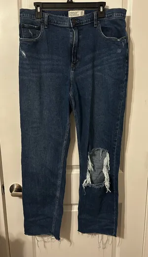Abercrombie Straight Ultra High-Rise 90s Jeans thumbnail 1
