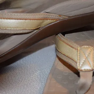 Vionic "Ortho Heel" Sandals, Flip Flops, Golden Tan Size 8 thumbnail 3