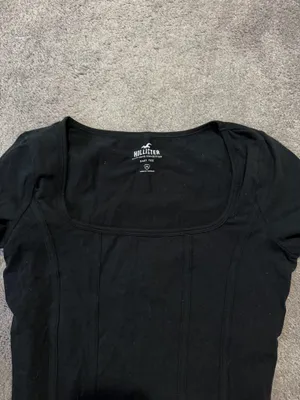 Hollister Black Tee thumbnail 2