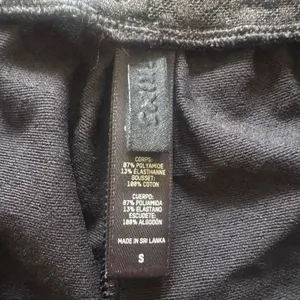 SKIMS‎ Signature Logo Foil Print Mesh Leggings black small thumbnail 5