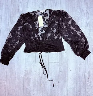 New with tag amber skies free people black cropped lace long sleeve blouse shirt thumbnail 1