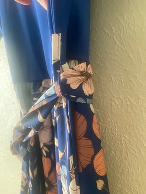 Women’s Blue Floral Midi Dress with Tie Waist thumbnail 10