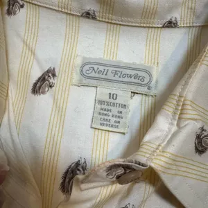 👚VTG Nell Flowers‎ Cream Striped Horse Print Button Up Shirt Size 10 ✨ thumbnail 4