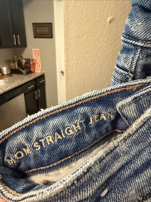 American Eagle Distressed High-Rise Mom Straight Jeans 00/25 thumbnail 6