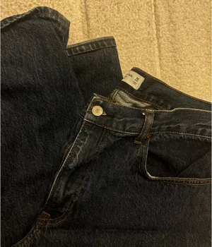Abercrombie Ultra Loose Low-Rise Jeans thumbnail 2