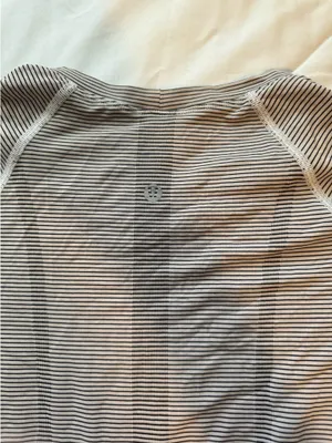 Lululemon Swiftly Tech Short Sleeve  thumbnail 2