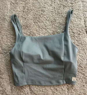 Vuori Rib Support Tank SL Inversion - NEW WITHOUT TAGS thumbnail 1