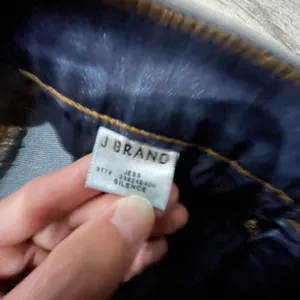 Jess Highrise Jeans In Silence Wash thumbnail 8
