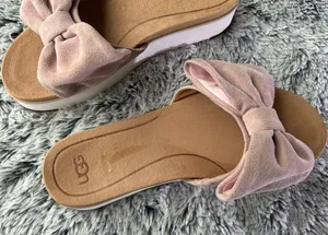 NWOT UGG Pink and Tan Slippers with Suede Bows thumbnail 3