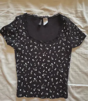 H&M Floral Top Black Short Sleeve thumbnail 1