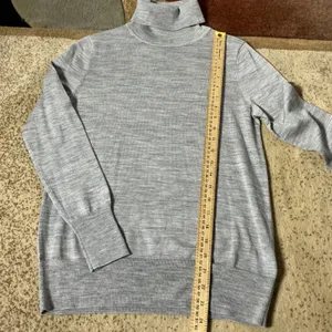 Gap Merino Wool Turtleneck Sweater Womens XS Gray Knit Long Sleeve Layering Top thumbnail 2