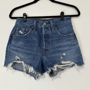 Levi's 501 Distressed Cut Off Medium Wash Denim Button Fly Short 25 Festival thumbnail 2