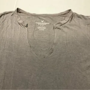 American Eagle Outfitter Gray V Neck Top Soft Women Sz S thumbnail 2