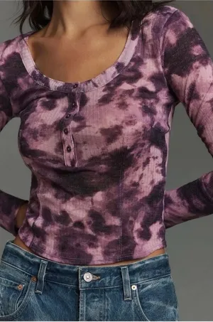 Anthropologie Pilcro Purple‎ Tie Dye Henley Top Andie Soft Casual Long sleeve thumbnail 1