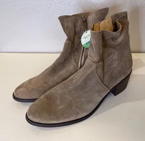 Paul Green NWT Women’s Tan Suede Ankle Boots Size‎ 7 thumbnail 1