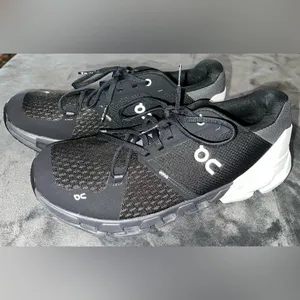 On Cloudflyer 4 Size 9.5 Men’s / 11 Women’s thumbnail 6